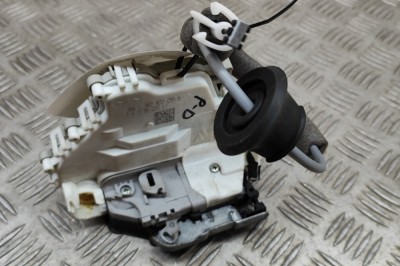 &amp;Icirc;ncuietoare ușă dreapta față AUDI Q5 FY 2018 OEM: 8X2837016B 21871097 foto