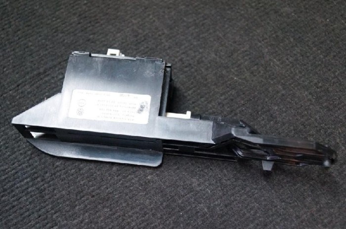 Unitate de control haion VW PASSAT Variant B8 3G5 2015 OEM: 3G9862159 | 1991016