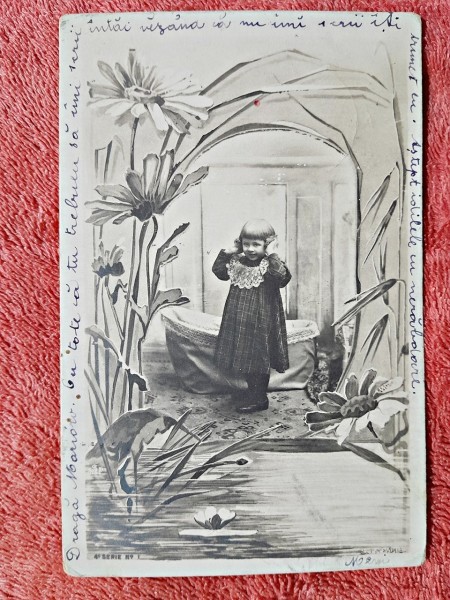 Carte postala, fetita printre flori, 1902