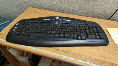 Tastatura Logitech Canada 210 netestata A3722 foto