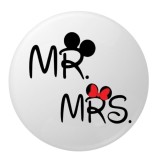 Cumpara ieftin Insigna rotunda Mr. Mrs., 58 mm, prindere cu ac metalic