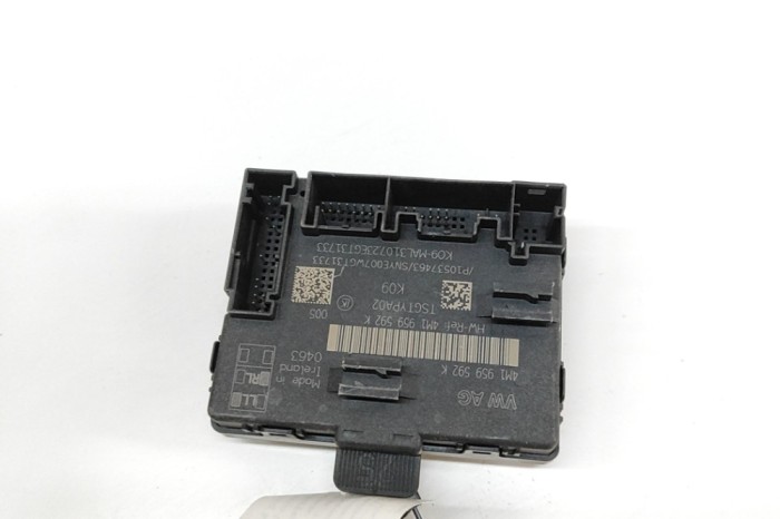 Modul de control ușă st&acirc;nga față VW TOUAREG CR7 2023 OEM: 4M1959592K 30768590