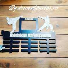 Suport medalii personalizat karate negru lucios 40 cm