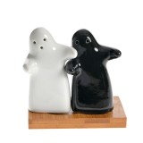 Set solnite sare si piper din ceramica pe suport bambus, model imbratisare 9 cm