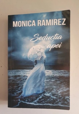Monica Ramirez - Seductia apei foto