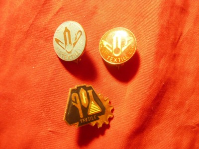 3 Insigne RSR Industria Textila , d=1,5cm foto