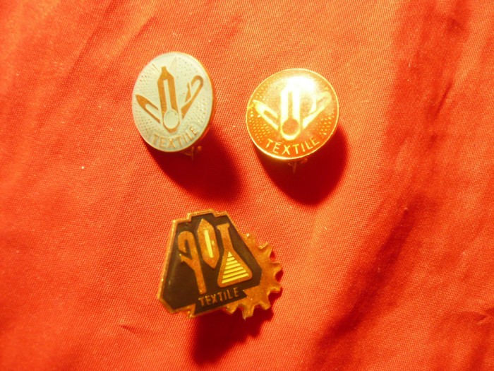 3 Insigne RSR Industria Textila , d=1,5cm