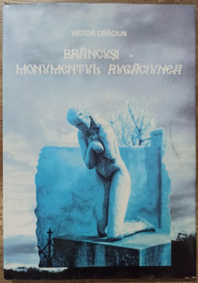 Brancusi, monumentul Rugaciunea - Victor Craciun foto