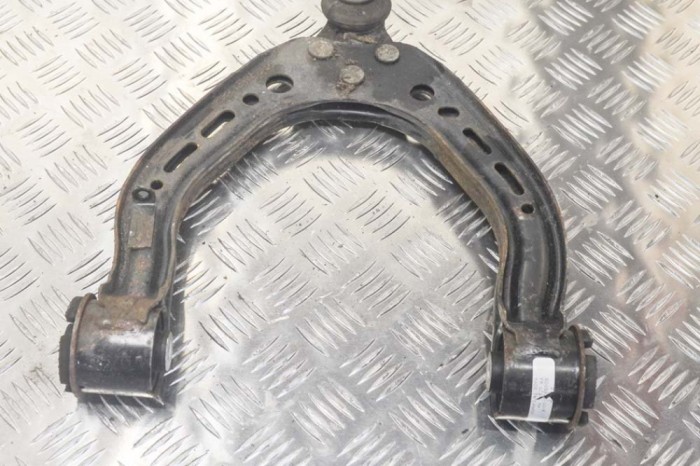 Braț superior dreapta față TESLA MODEL S 2017 OEM: 6008930-00-A 13138372