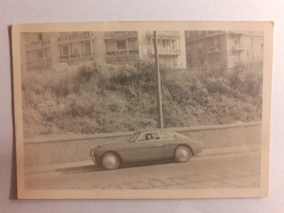 Fotografie veche cu automobil Alfa Romeo 1900 foto