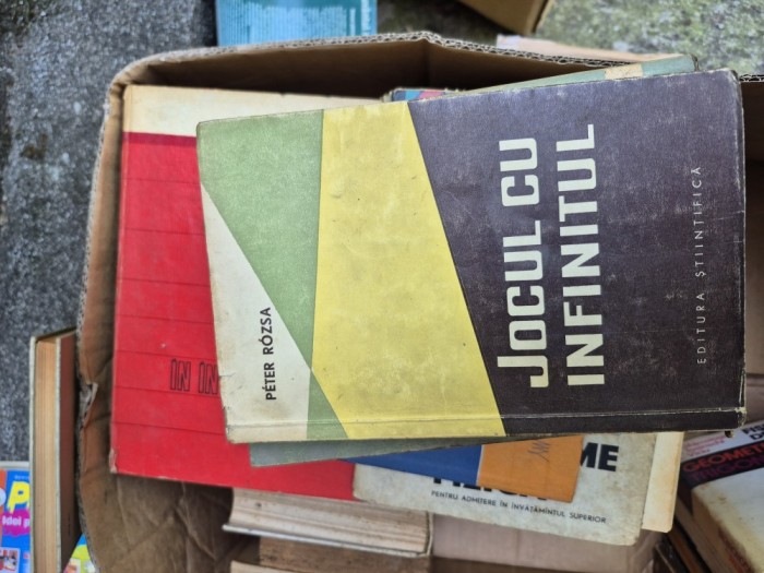 Jocul cu infinitul vintage