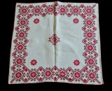 VECHE FATA DE MASA CUSUTA MANUAL PE ETAMINA