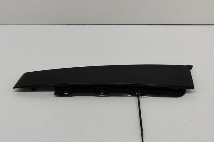 Ornament vertical ușă dreapta spate AUDI A3 Sportback 8VA, 8VF 2017 OEM: 8V4839902,8V4839902A,8V4839902B 25795450