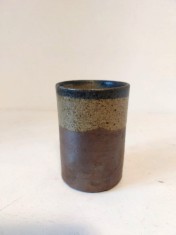Vaza ceramica mica / pahar, gresie, lucrata manual, Studio Art, 9cm inaltime x 6cm diametru