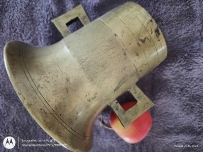mojar mare bronz ,cu manere rotunde , circa 25 cm inaltime , diametru la parte superioara circa 17cm foto