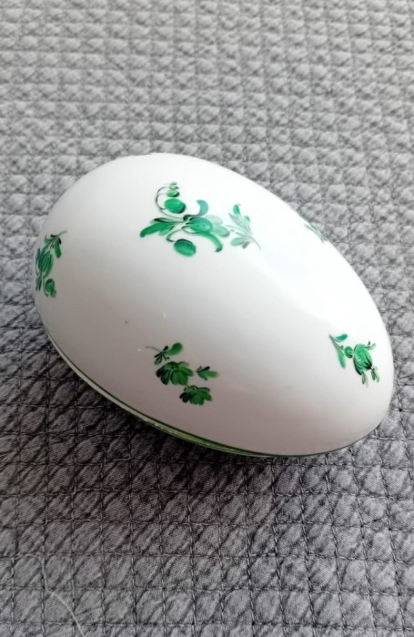 Cutiuta forma de ou portelan Meissen