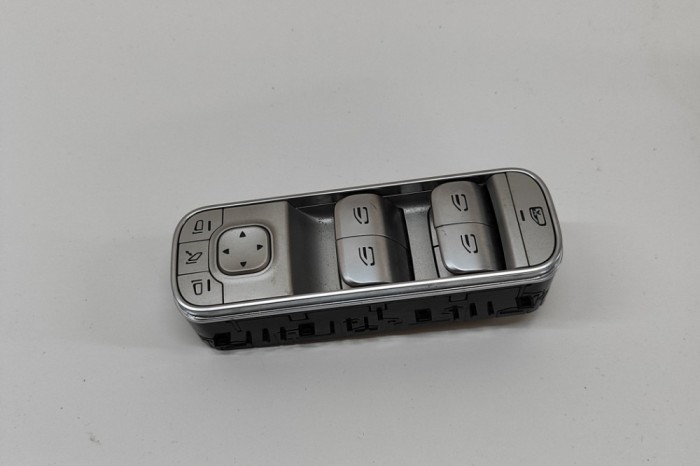 Buton geam ușă dreapta față MERCEDES-BENZ GLE W167 2023 OEM: A1679059903 30779164