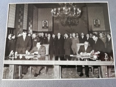 Fotografie 13x18, semnare docum.colaborare, Gheorghiu Dej, Chivu Stoica, Jukov foto