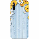 Husa silicon pentru Xiaomi Mi 9, Sunflower On Blue Wood