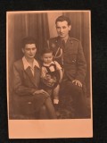 Fotografie tip carte postala - Militar cu familia lui