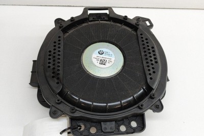 Subwoofer podea dreapta BMW X5 G05 2019 OEM: 2622515 | 26553406 foto
