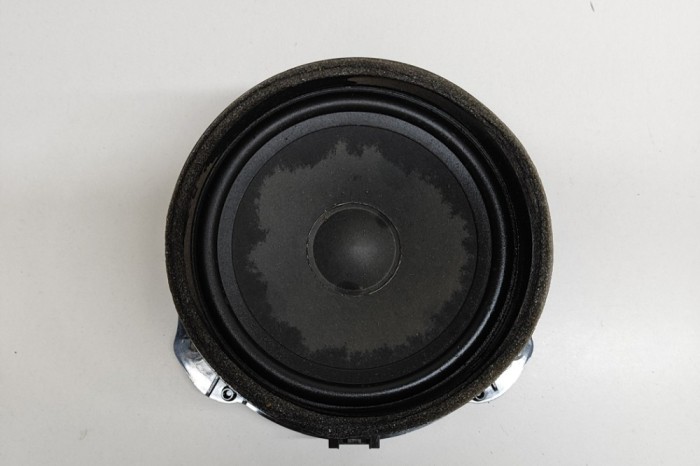 Difuzor ușă dreapta spate LAND ROVER RANGE ROVER VELAR L560 2020 OEM: J8A2-18808-FB 22308618