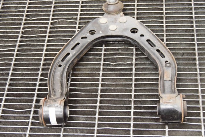 Braț superior st&acirc;nga față TESLA MODEL S 2017 OEM: 6006532-00-A 11831331