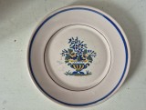 Farfurie vintage faianță fină Bessay-sur-Allier (Franța) &ndash; Model coș cu flori, 20 cm