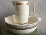 Set vintage ceramica ( faianta ) de spalat pe maini , igiena personala Carafa si Lighean cu marcaj Franz Anton Mehlem / Royal Bonn perioada 1900 !