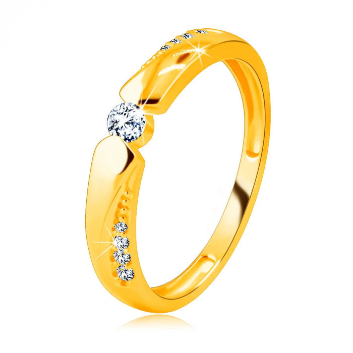 Inel din aur de 14K &ndash; zirconiu rotund, laterale cu crestătură &icirc;mpodobite cu zirconii - Marime inel: 54