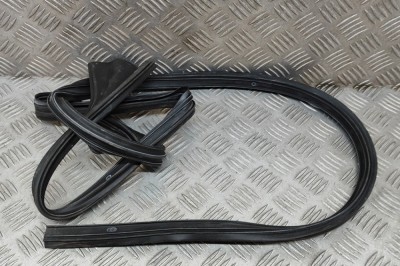 Garnitura ușă st&amp;acirc;nga față TESLA MODEL Y 2022 OEM: 1497677-00-B | 21699368 foto
