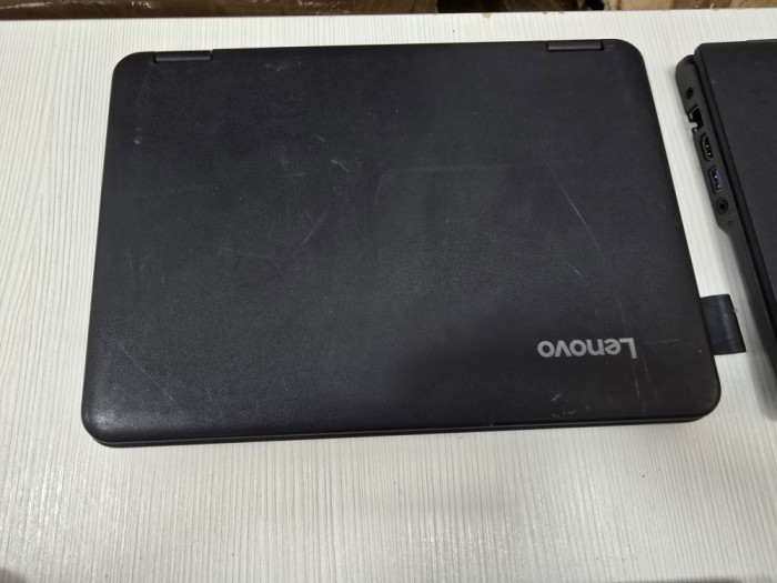 Laptopuri Diferite Modele