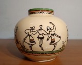 Vas traditional romanesc | lut pictat| decorat cu dansuri populare