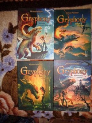 Gryphony - Michael Peinkofer / 4 volume : Sub vraja grifonului Ordinul dragonilor Reintoarcerea grifonilor Blestemul cavalerului dragonilor foto