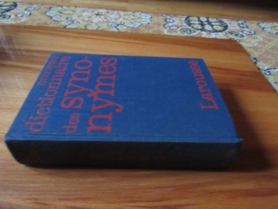 Larousse - dictionnaire des synonymes foto