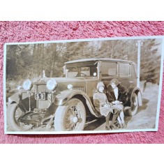 Fotografie, mama si fiica cu masina in exursie, perioada interbelica