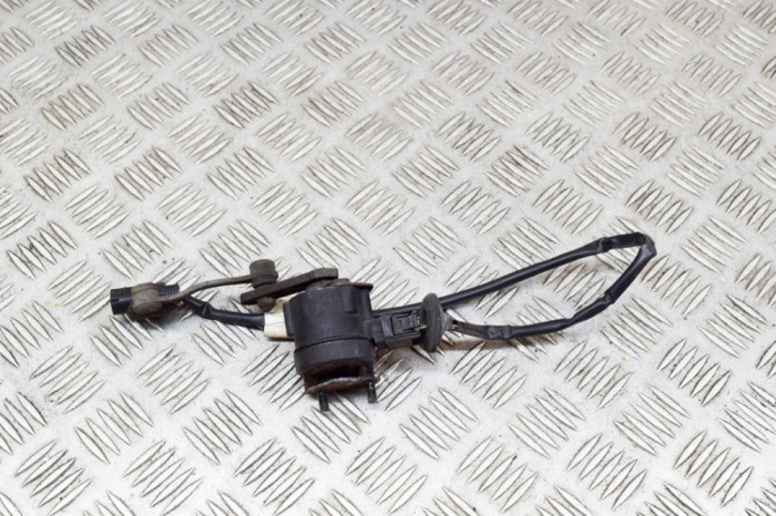 Senzor de nivel &icirc;nălțime dreapta față MERCEDES-BENZ CLK C208 1999 OEM: A0105427517,A2085406908 15043421