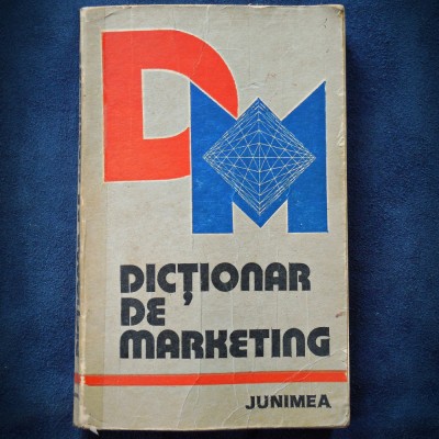 DICTIONAR DE MARKETING foto