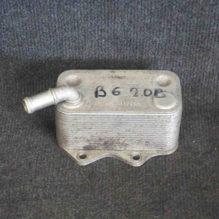 Răcitor de ulei VW PASSAT B6 3C2 2007 OEM: 06D117021C