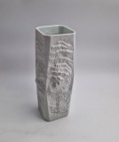 Vaza portelan biscuit KAISER Germania OP Art detaliu relief fosile structural MCM anii &#039; 70s seria Ammonite