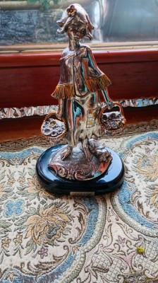 STATUETA /Semnata foto