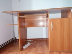 Donez BIROU - DOAR IA?I. GRATIS foto