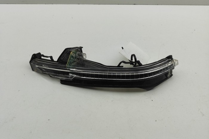 Semnalizare oglinda ușă st&acirc;nga față AUDI Q5 FY 2024 OEM: 80A949101 | 31963011