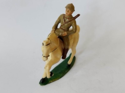 bnk jc Figurine de plastic - Starlux Serie 53 - Cavalerist cu pusca (KHAKI) foto