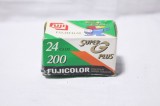 Film foto color Fujifilm Fujicolor 24-200 - sigilat - expirat 07.1999