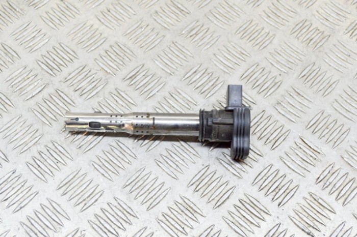 Bobina de inducție de &icirc;naltă tensiune AUDI A5 Cabrio 8F7 2012 OEM: 78231005,07K905715F | 12701482
