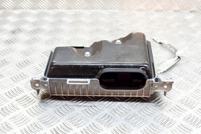 Alt modul de control TESLA MODEL Y 2020 OEM: 1497327-00-B,1489068-00-C 13837331