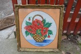 Goblen Vechi Inramat Cos cu Flori 52x55cm, Tapiterie Antica