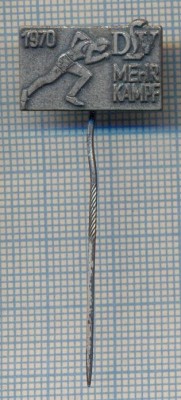 AX 247 INSIGNA -,,DSV&amp;quot; MEHR KAMPF 1970 -INTRECERI DE ATLETISM IN GERMANIA foto