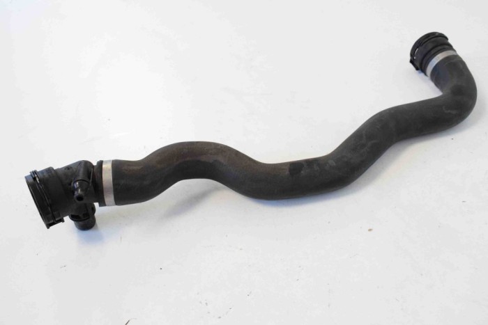 Furtun radiator răcire dreapta BMW 4 Coupe F32, F82 2014 OEM: 7811127